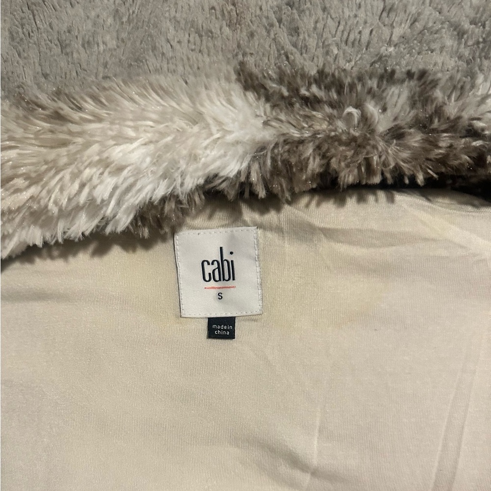 🍒Brown and Cream Faux Fur Vest - Picture 4 of 7